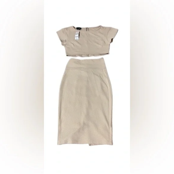 Bebe Textured Midi Knit Crop Top Skirt Set - Picture 2 of 5